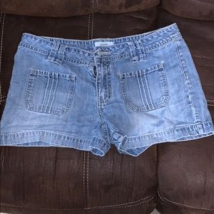 Women’s Size 8 Old Navy Jean Shorts.